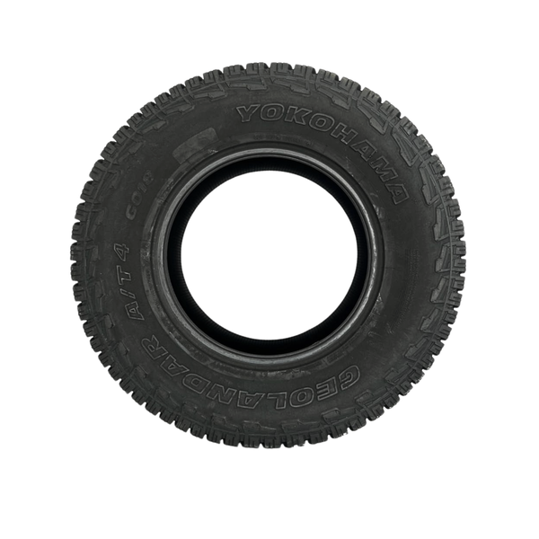 Pneu 285/70R17 Yokohama Geolandar A/T G018 LT Letras Brancas